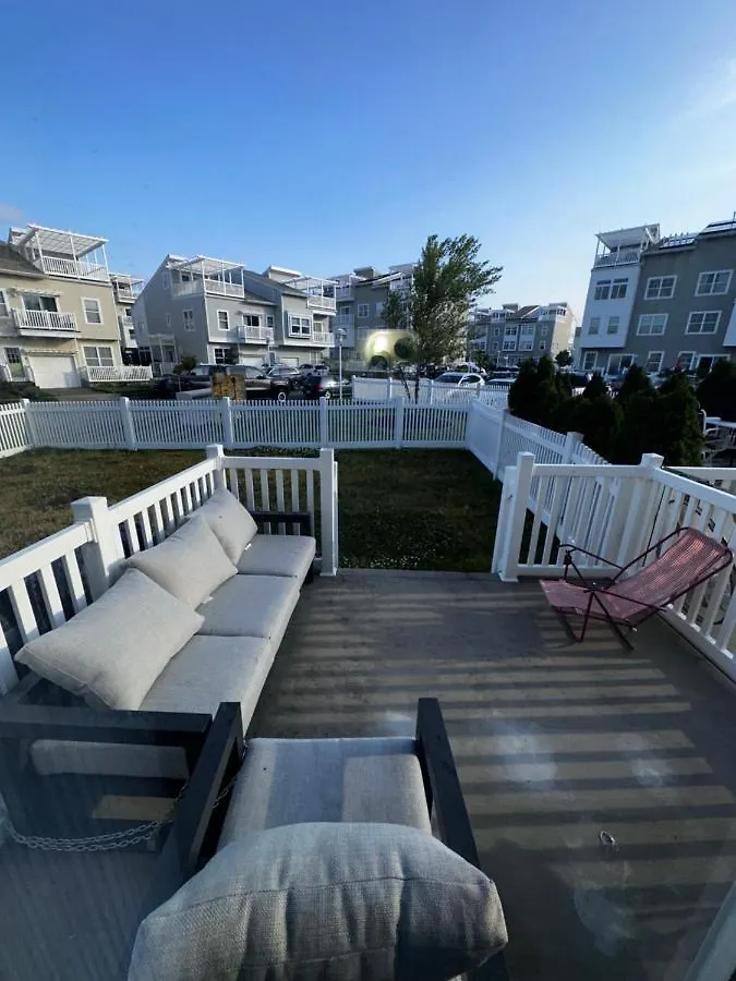 Huge Beach House New York Villa