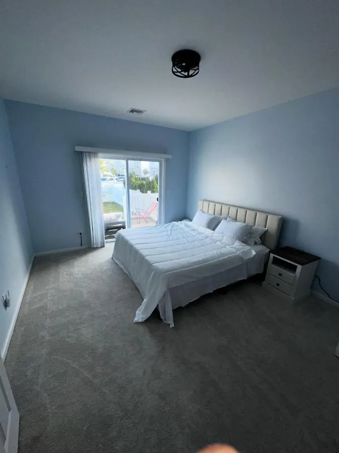 Huge Beach House New York